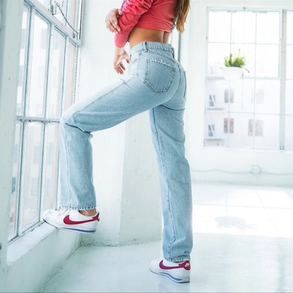 REVICE Super 80s High Rise Light Wash Baggy Jeans - Picture 3 of 9